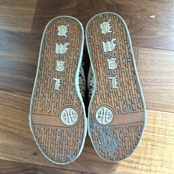 Gwen Stefani L.A.M.B runners - Picture 2 of 3